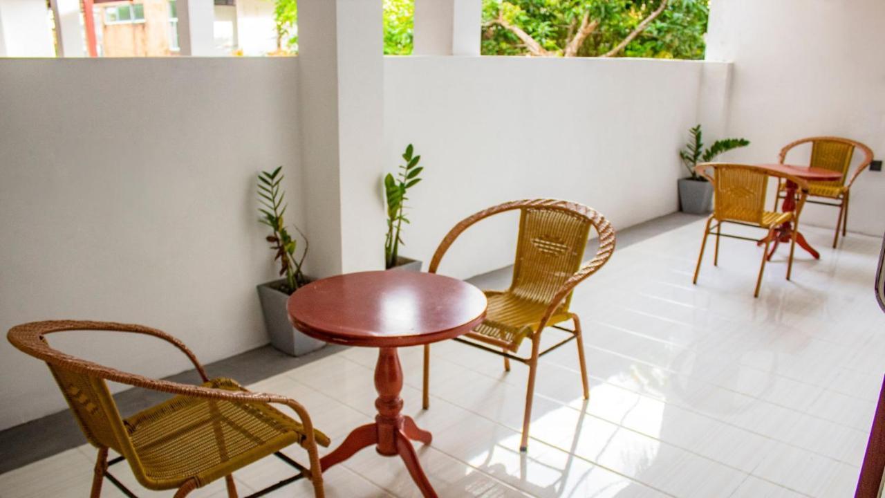 Surf & Party Weligama Hostel Luaran gambar