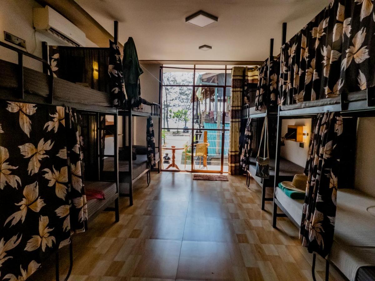 Surf & Party Weligama Hostel Luaran gambar